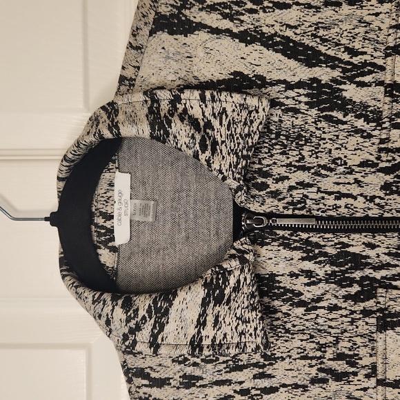 cable & gauge Studio Women's Snakeskin Print Long Sleeve Zip Front Top Size SP - Picture 2 of 11